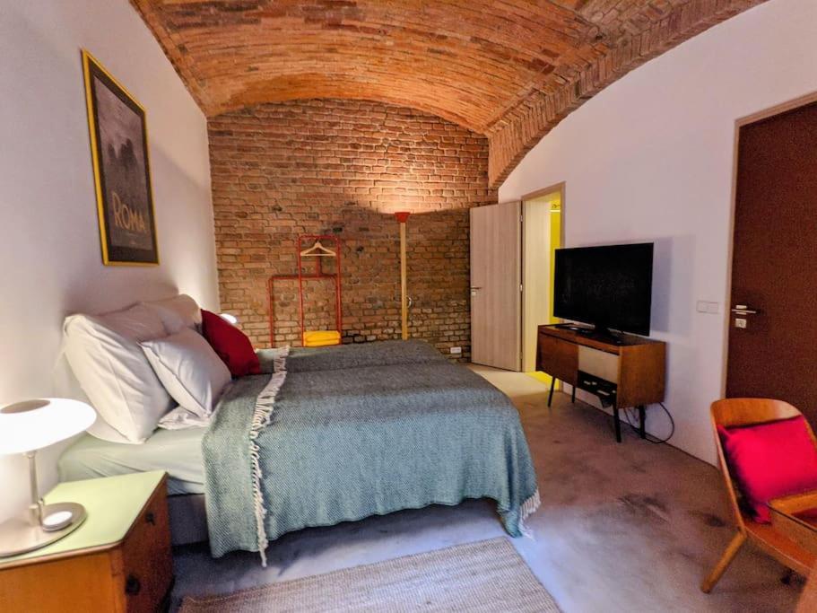 Romantic And Atypical Apartments In Prague'S Montmartre Экстерьер фото