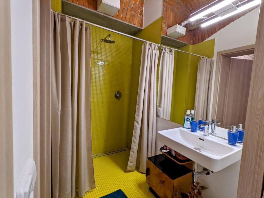 Romantic And Atypical Apartments In Prague'S Montmartre Экстерьер фото