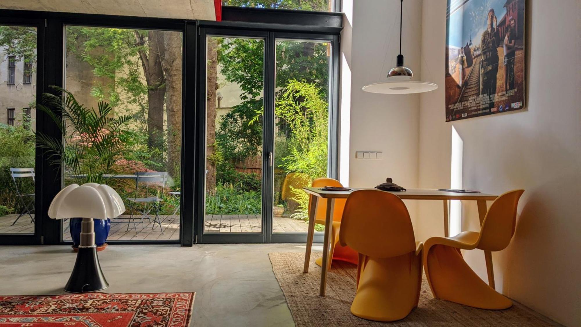 Romantic And Atypical Apartments In Prague'S Montmartre Экстерьер фото