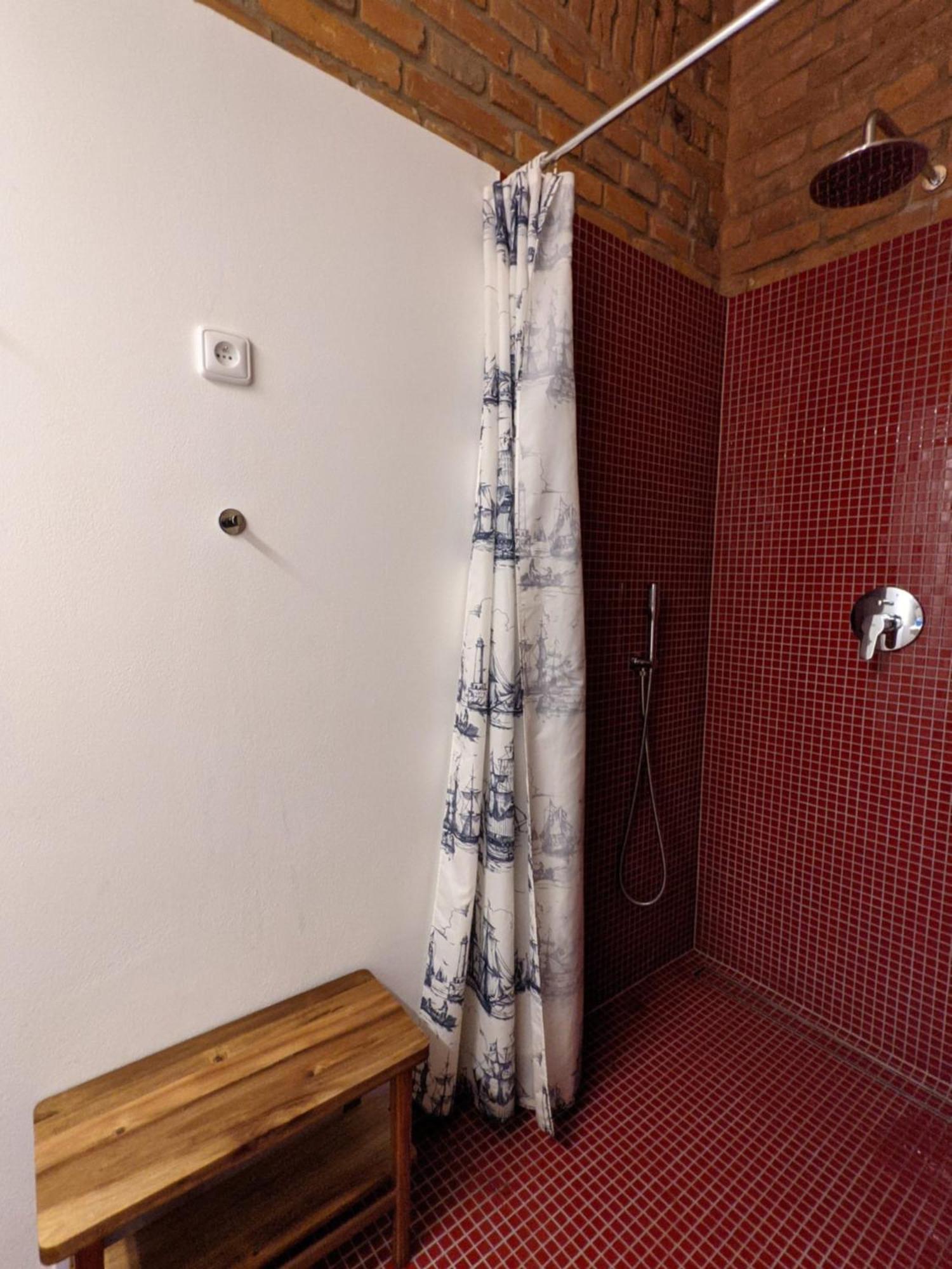 Romantic And Atypical Apartments In Prague'S Montmartre Экстерьер фото